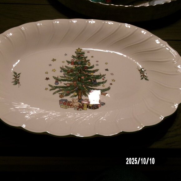 Vintage NIKKO Japan Happy Holidays 14” OVAL Christmas Tree Platter EXCELLENT - Picture 1 of 7